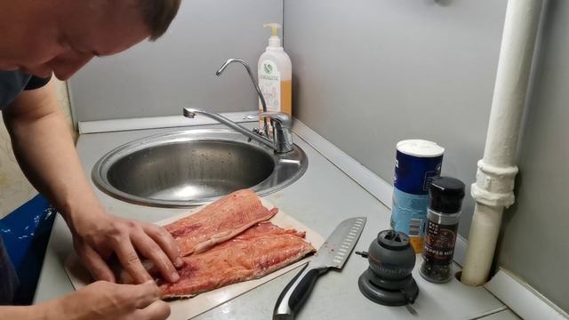 Солим горбушу простой рецепт, а получается объедение !!!