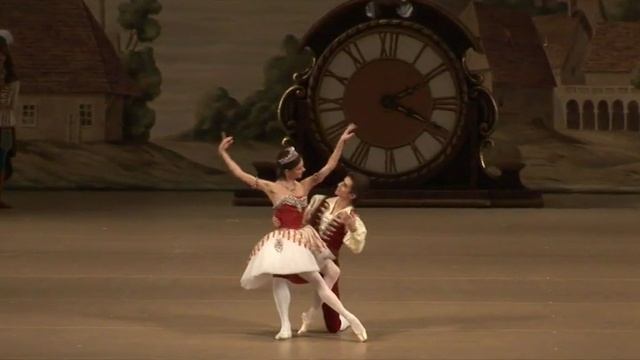 Коппелия . Адажио. Нина Капцова и Артем Овчаренко.
