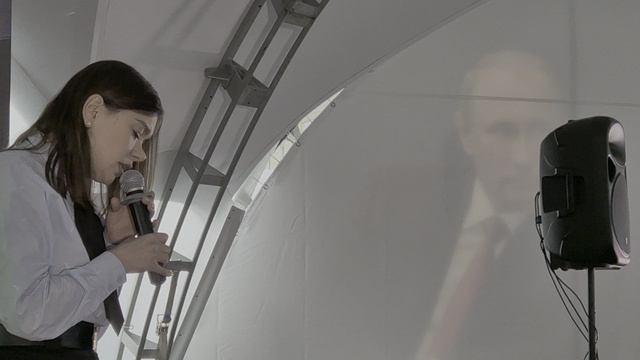 КНИЖНЫЙ САЛОН-2025. Встреча с Анной Ревякиной: БОГ ЛЮБИТ ТРИДЦАТИЛЕТНИХ (5)