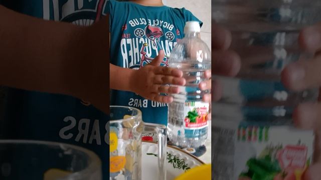 Експеримент с содой и уксусом