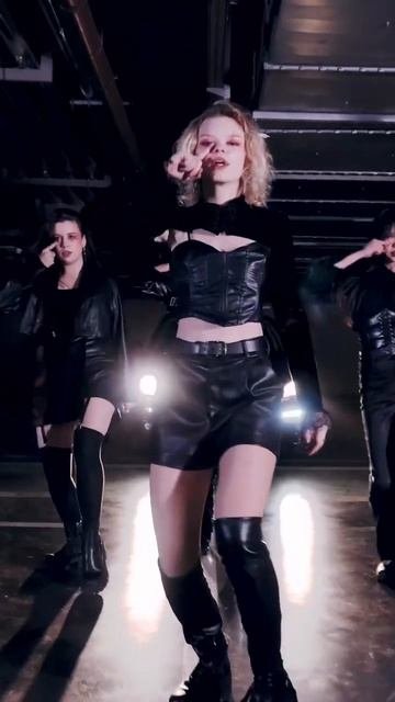 I keep my focus on you Full video on our channel #bewitched #kpop #kpopdancecover #pixy
