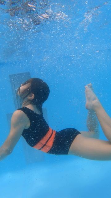 Тройное сальто назад под водой! 🌊

Чувствую себя русалкой - акробаткой 🧜♀️💫