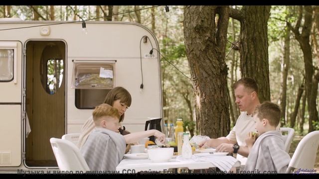 Саунд качает сердце, как ветер качает траву - Mosey -- A. A. Aalto -- Bright Corners