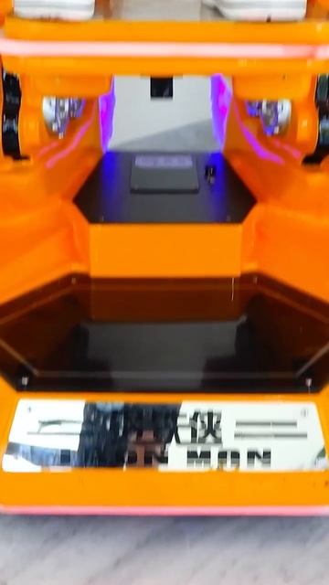 Влад и Никита Влад и Ники обедают с роботом