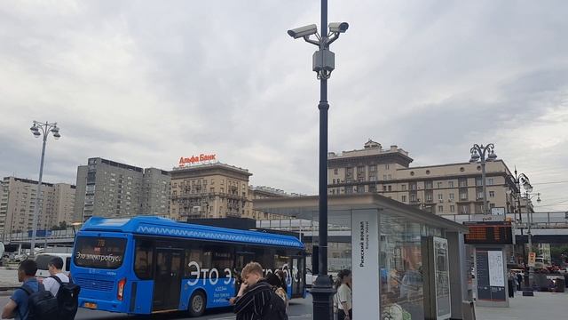 Как от платформы электричек жд вокзала Рижского спуститься в подземное метро станции БКЛ Рижская