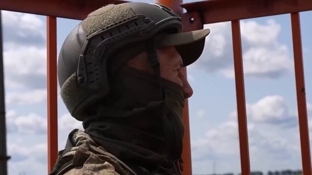 Российский робототехнический комплекс "Сталкер" разминирует освобождённую территорию в курском пр...