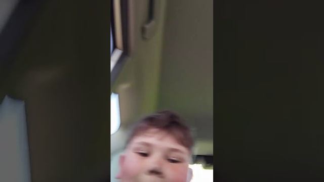 я сегодня на даче и еду домой с клубникой