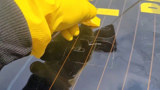 Как удалить / снять / демонтировать старую наклейку (рекламу на авто) из виниловой пленки