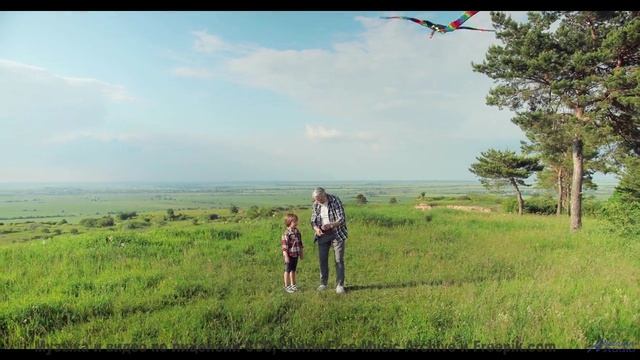 Пейзажи двигаются в ритме чистой свободы - Floating Up From The Cubicle -- Podington Bear -- The Hum