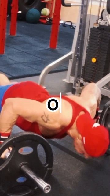 КАК НАКАЧАТЬ ГРУДЬ ОТЖИМАНИЯМИ️♂️