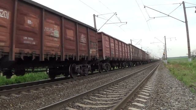 Электровоз ВЛ80К-470 с грузовым поездом