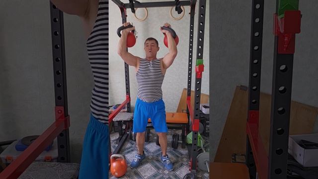 Жим гирь стоя🦾