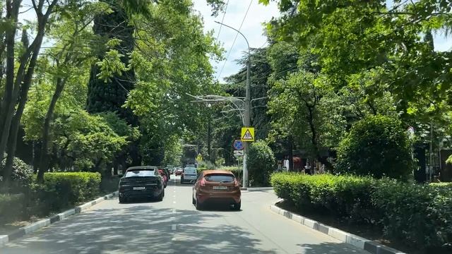 Ялта. Разворот с Московской на Киевскую на автовокзале до ост. "Ромашка". 11.06.25.Крым.Crimea.Yalta
