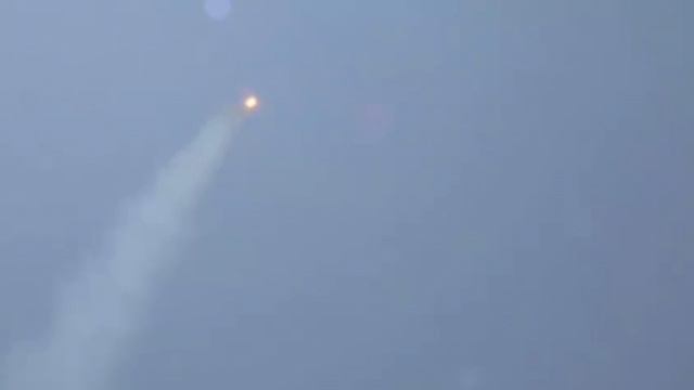 Иран выпускает новые волны атак дронов и ракет по Израилю

▪️Число запущенных дронов и ракет пока не