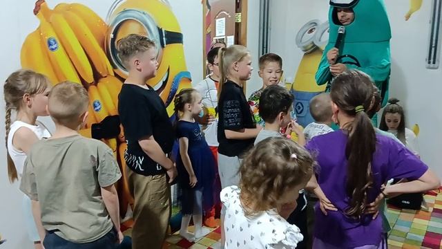 богданин день рождения абобус