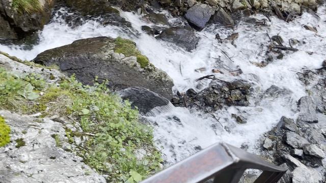 Река и водопад Шумка