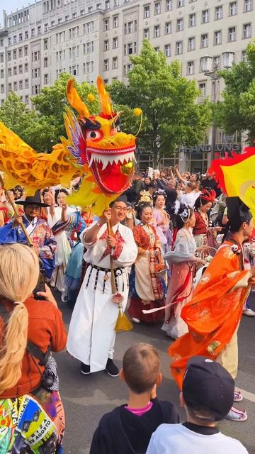 Vibe Berlin #carnival #culture #fyp #viralvideos #berlin #dance #shorts #walking #4k #moliy