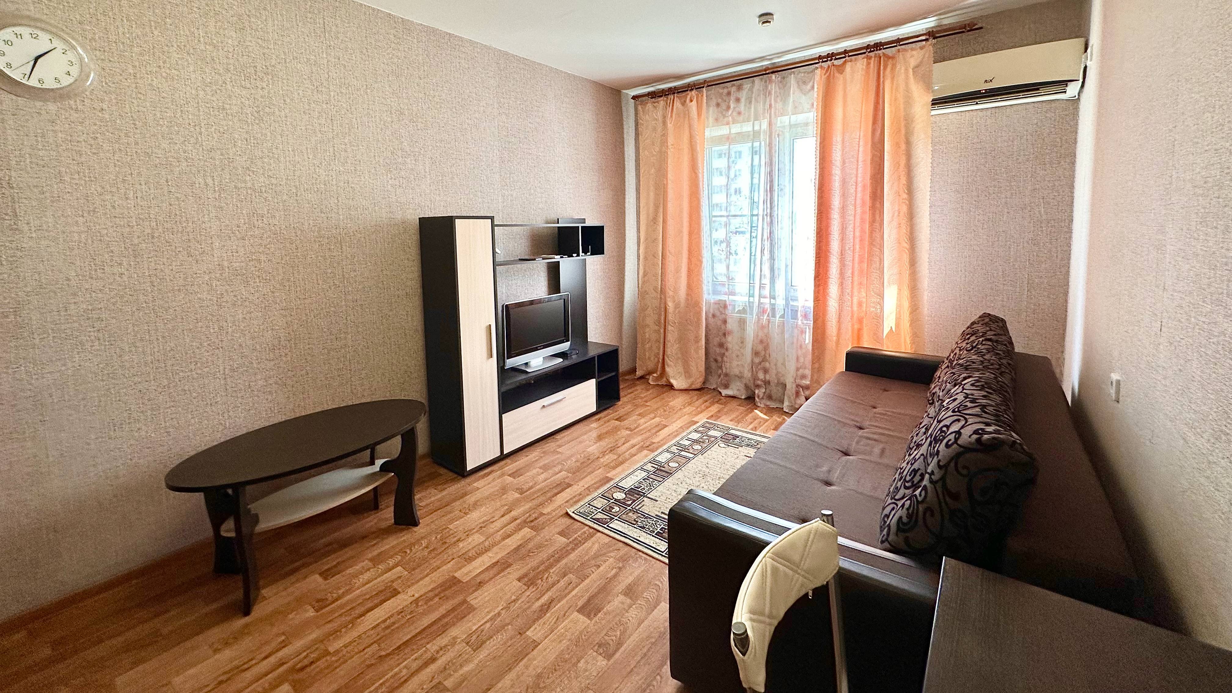 Сдается 1 к.кв. 40 м2 - г. Краснодар, ул. Байбакова, 2/1 - 24000 руб./мес + к/у