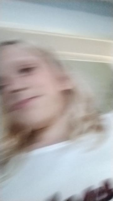 у бабушки😘