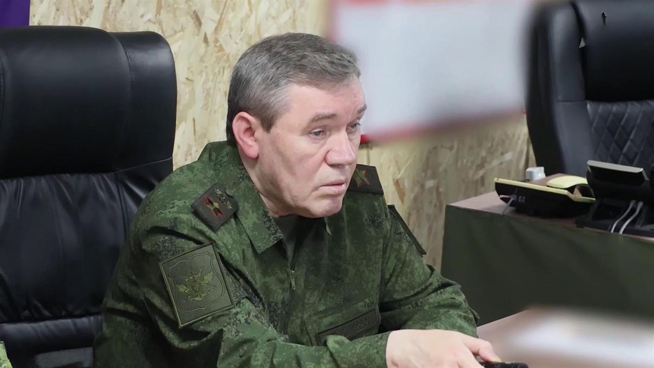 Начальник Генштаба проверил, как боевые задачи выполняют бойцы группировки "Центр" на Красноармей...