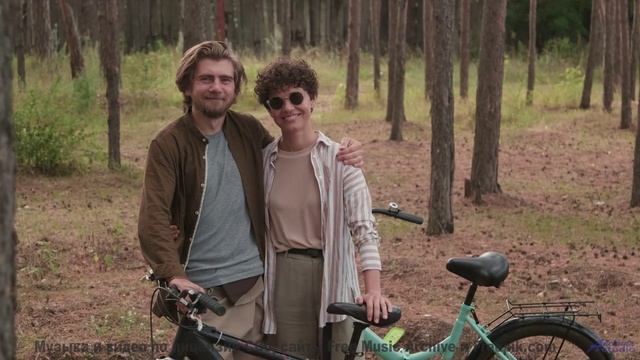 Леса звучат как личный саундтрек к мечтам - Galileos Restless Daughter -- Taylor Poe -- Safe Behind