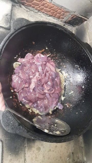Печень с картофелем в казане, просто пальчики оближешь, классный рецепт! #shorts  #рецепт #еда