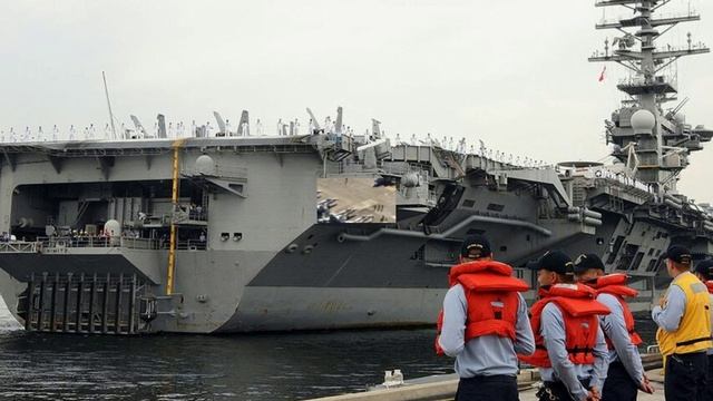 Гусеничный Шанхай // Старейший атомный авианосец USS Nimitz