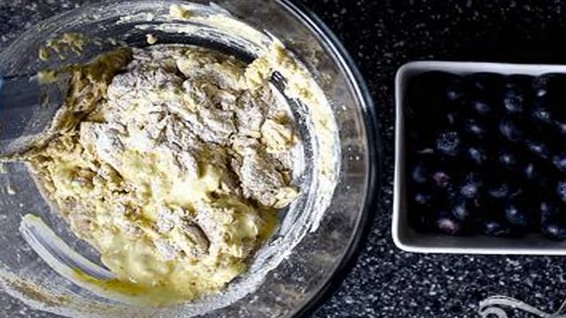 Черничные оладьи с йогуртом