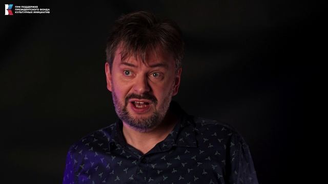 Никита Сутырин читает стихотворение Максима Бессонова "Под музыку сирены"