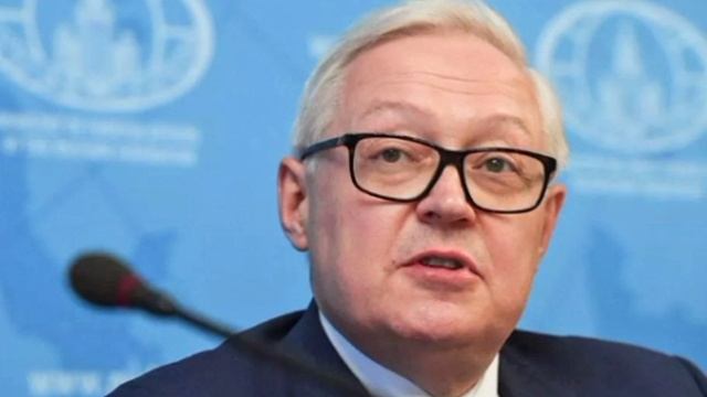 Россия «предостерегает» США от вступления в войну против Ирана, заявил замглавы МИД РФ Рябков.