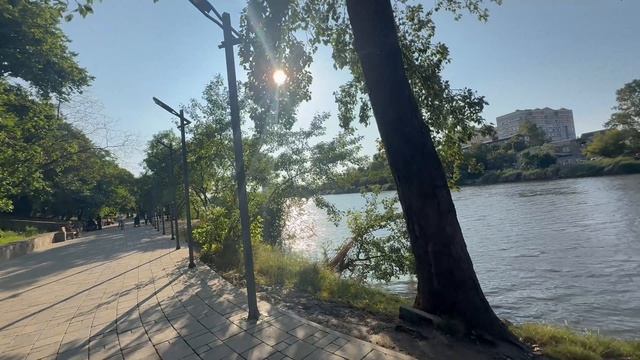 Озеро в городе