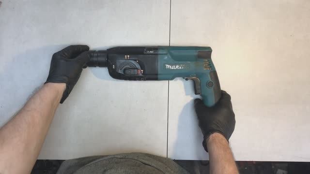 Ремонт перфоратора Makita 2450  18 июня.