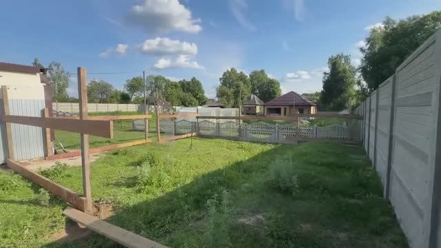 Срочно спасаем огород. Дом с выгулом для кур готов. Пол
