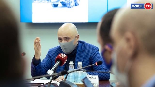 Игорь Артамонов потребовал штрафовать недобросовестные управляющие компании