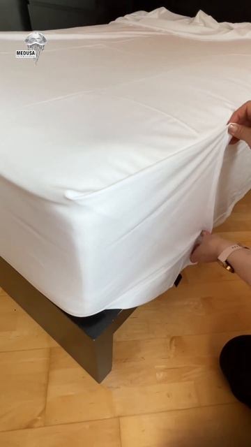 Заправляем матрас как в отелях #прачечнаямедуза #прачечнаясамообслуживания #франшизапрачечная