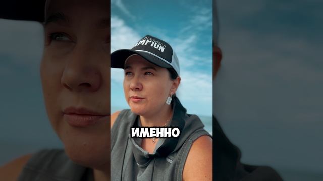 РАСКЛАД ТАРО ОНЛАЙН: Что ОН чувствует к ТЕБЕ⁉️