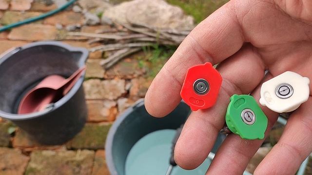 Аккумуляторная минимойка в борьбе с фитофторой и проверка микрофона в полевых условиях)))