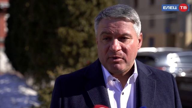 Газовый аншлаг: в Ельце выстроились огромные очереди в газовую службу