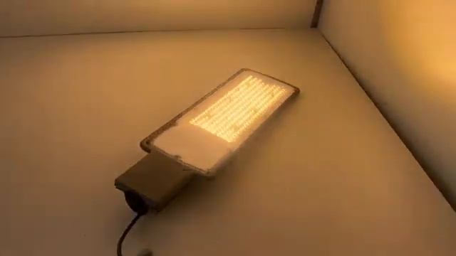 Светодиодный консольный светильник FL-LED Street 200W 2700K