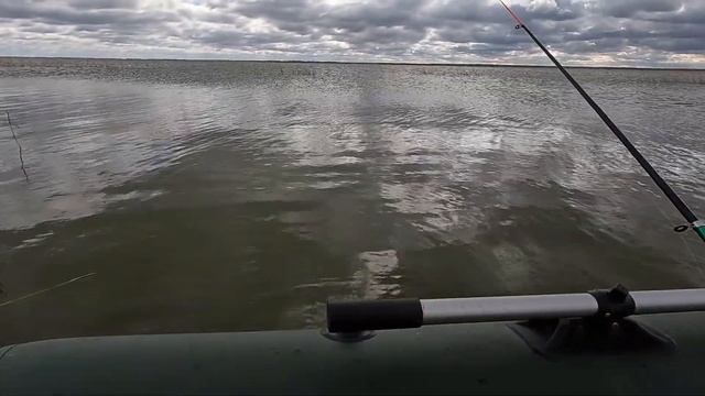 ОТКРЫЛ ЛЕТНИЙ СЕЗОН, ПОЕЗДКА НА ОЗЕРЕ УЕЛГИ, 2 КАРАСЯ ЭТО УЖЕ ПРОГРЕСС