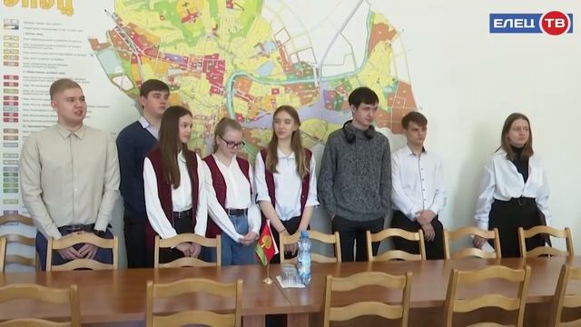 «Молодежь. Власть. Выборы»: елецкие старшеклассники побывали на экскурсии в администрации города