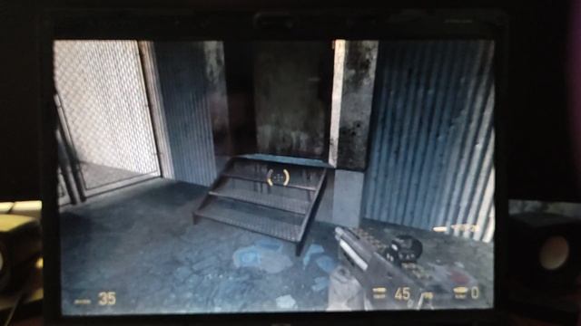 Ноутбук HP dv6835er - жёсткая перестрелка в Half Life 2