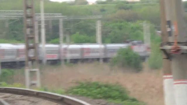 Электровоз ЭП20-008 с поездом № 11 Адлер - Москва