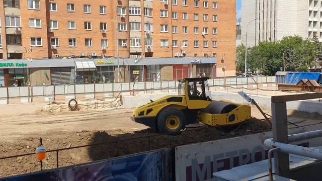 Строительство метро на улице Максима Горького