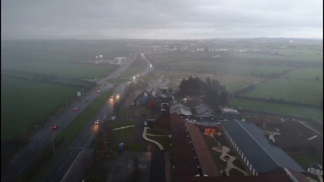 MAVIC Air попадает при возвращении в сильный ливень.