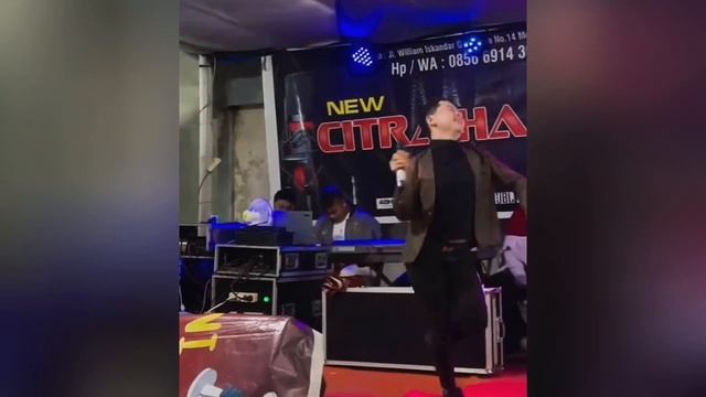 На каких таблетках он
СИДИТ
