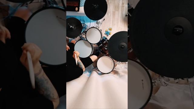 In Flames-Evil in a closet |DRUMCOVER|🥁
#rock #melodicdeathmetal #inflames #cover #drums #drumcover