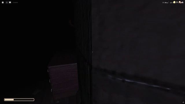 Снова оказались в заброшенном отеле в игре Roblox