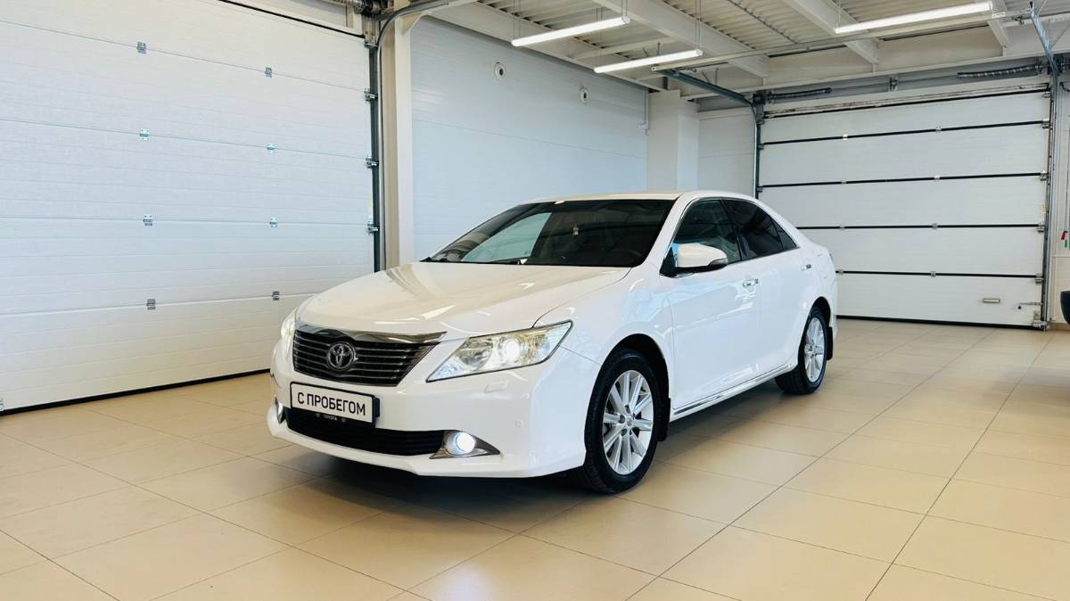 Toyota Camry, 2013 год