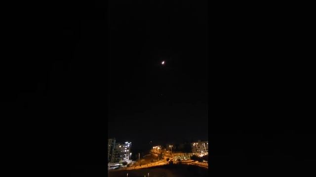 🇮🇷💥🇮🇱Иран атакует Израиль: десятки ракет бьют по объектам врага  ночь 18 июня